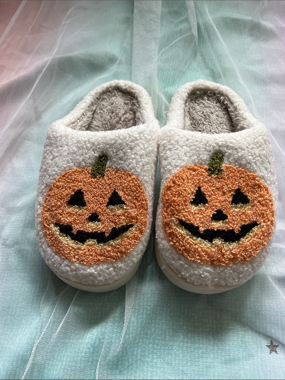 Kids Pumpkin Jack-O'-Lantern One-Piece Slippers in Cream
